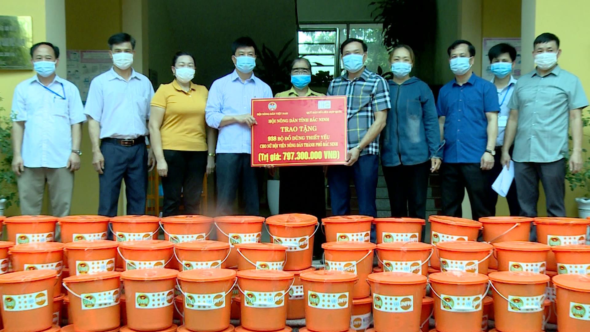 Hội Nông dân tỉnh tiếp nhận ủng hộ từ Hội Nông dân Việt Nam