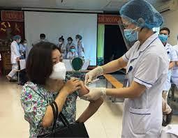 Bắc Ninh thực hiện tiêm phòng Covid - 19 cho người trên 65 tuổi