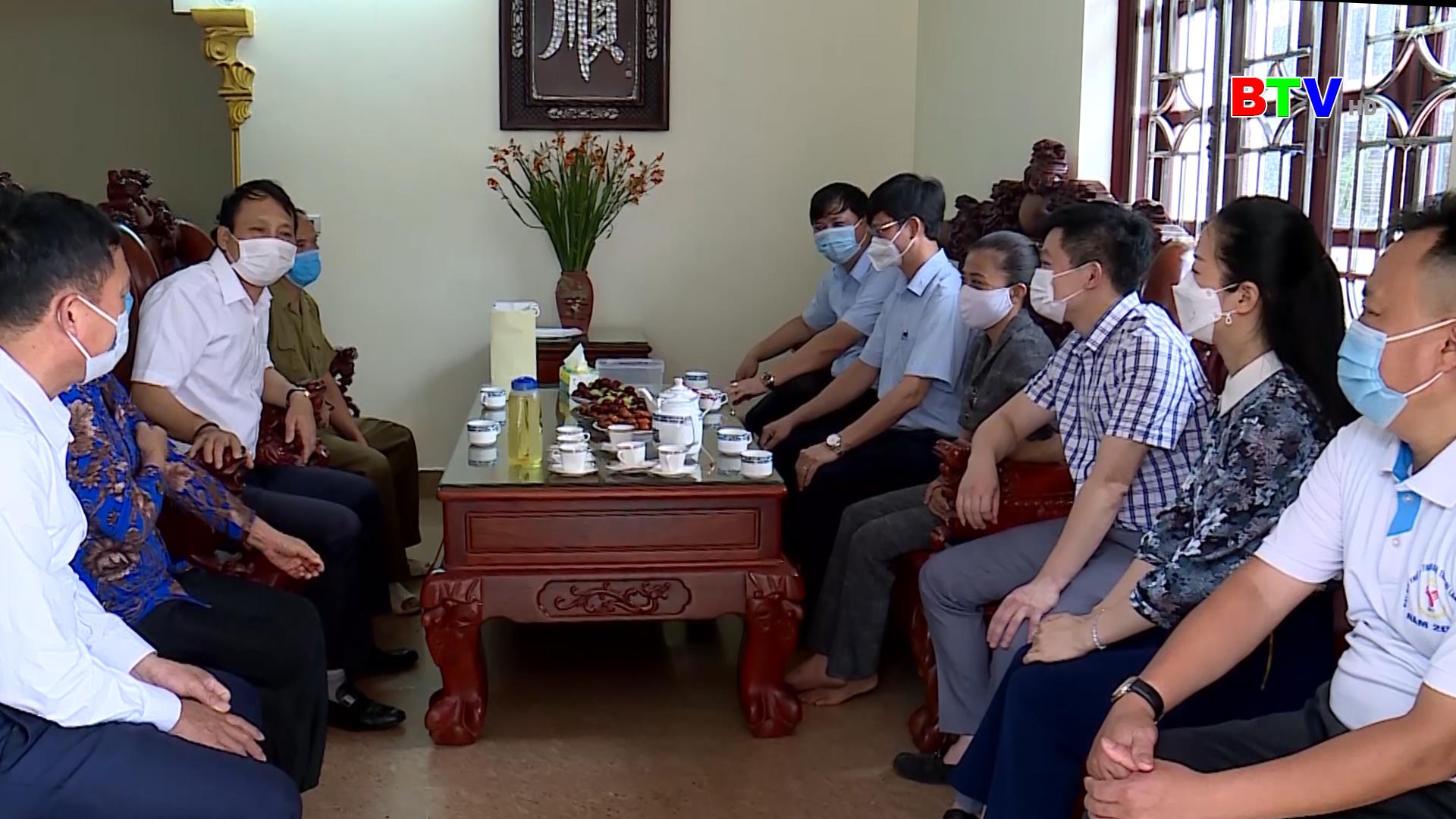 Huyện Tiên Du thăm, tặng quà nhân dịp 74 năm ngày Thương binh, Liệt sỹ