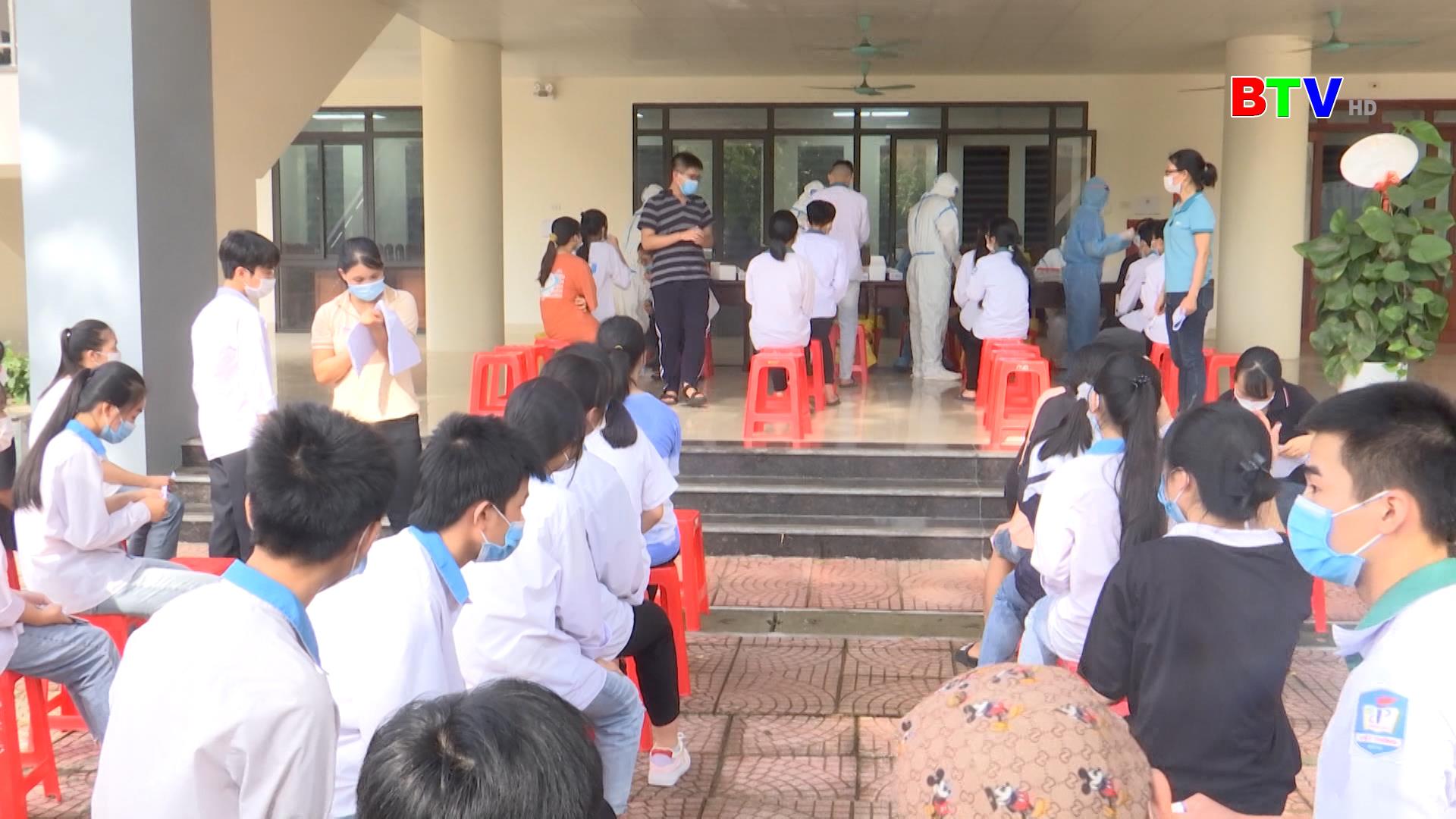   Xét nghiệm cho thí sinh, cán bộ làm thi vào lớp 10 THPT