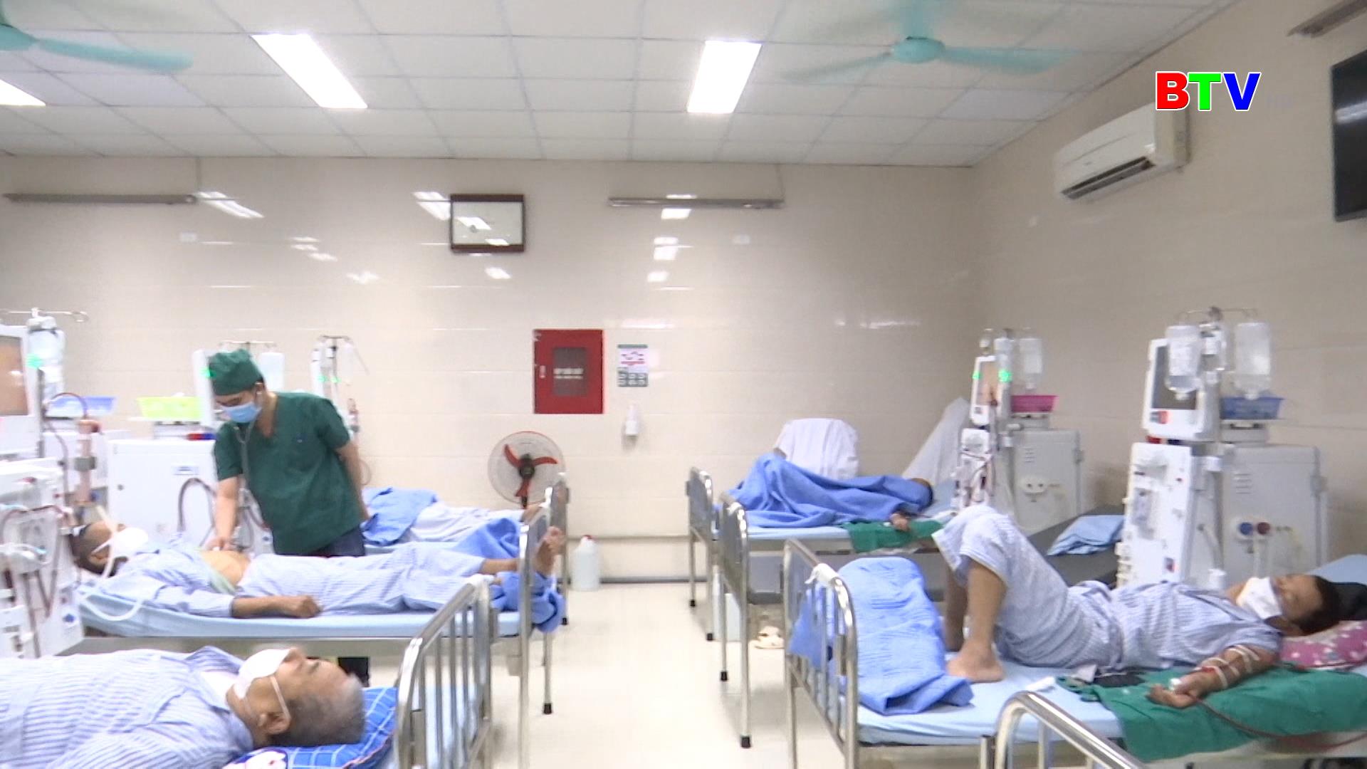 Hoàn thành tiêm phòng Covid-19 cho bệnh nhân chạy thận