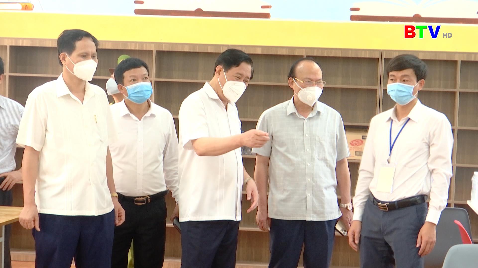 Phó Chủ tịch HĐND tỉnh Nguyễn Hạnh Chung kiểm tra thi tại huyện Gia Bình và Quế Võ