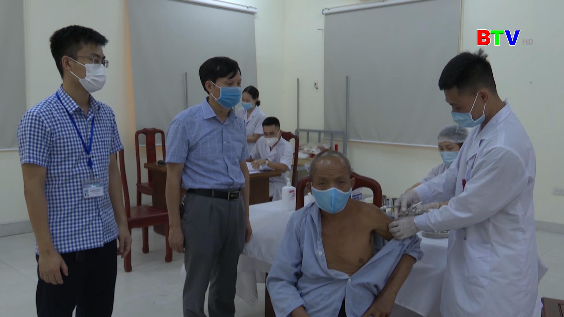 Gần 40 bệnh nhân tâm thần được tiêm vắc xin COVID-19 mũi 1