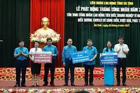 Công đoàn Viên chức tỉnh ủng hộ các tỉnh phía Nam hơn 300 triệu đồng