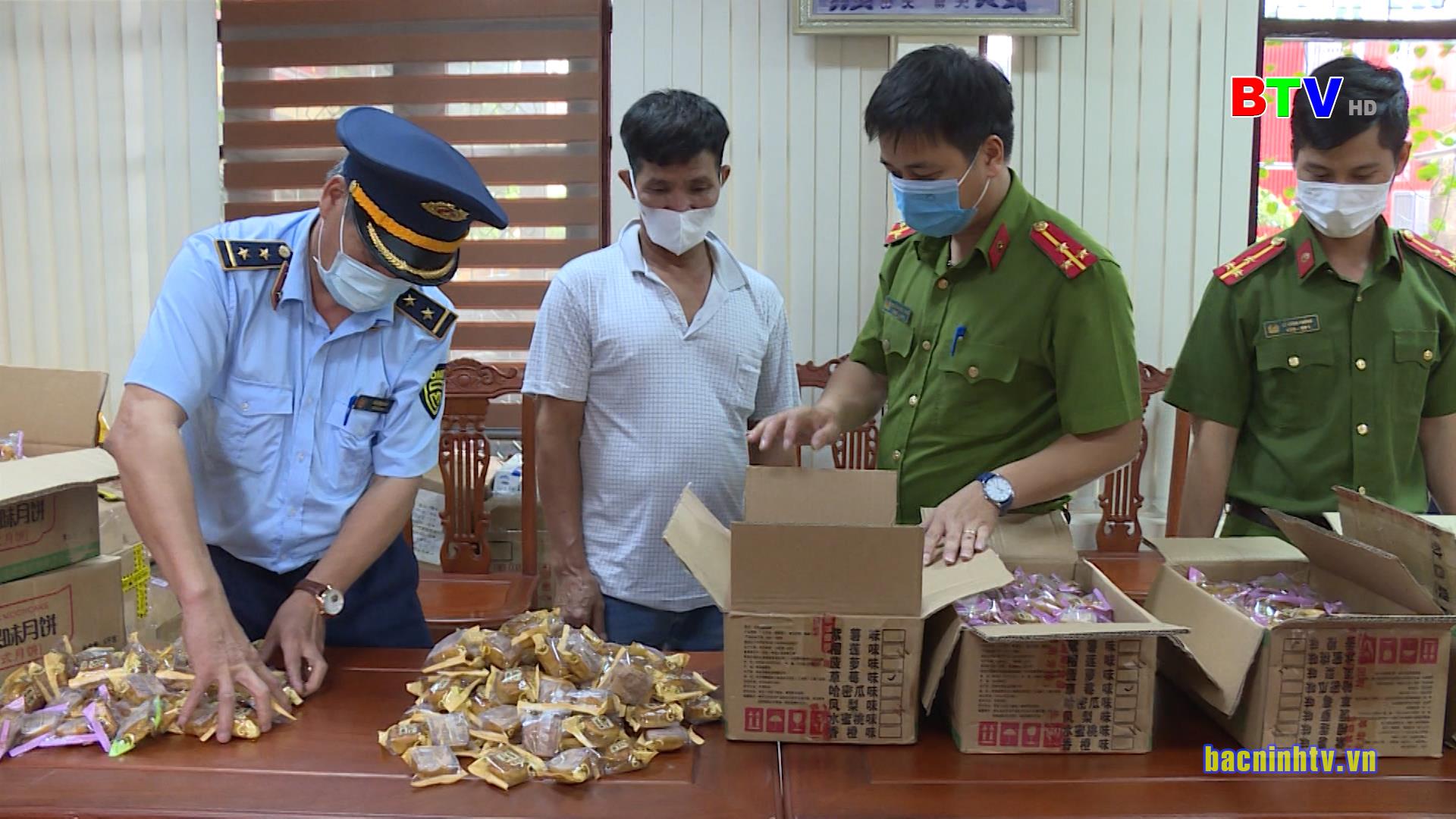 Thu giữ 1200 chiếc bánh trung thu nhập lậu