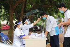 Tiêm vắc xin phòng dịch Covid – 19 cho học sinh tại huyện Quế Võ và Gia Bình