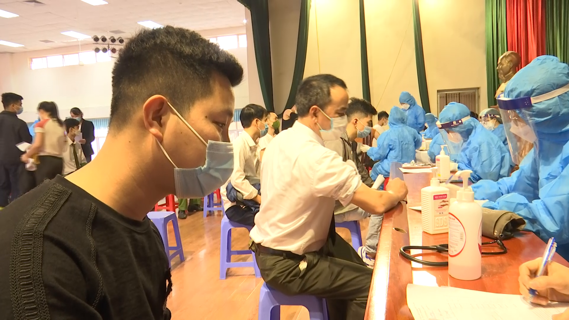Bắc Ninh triển khai tiêm mũi 3 vắc xin phòng COVID-19 cho lực lượng tuyến đầu