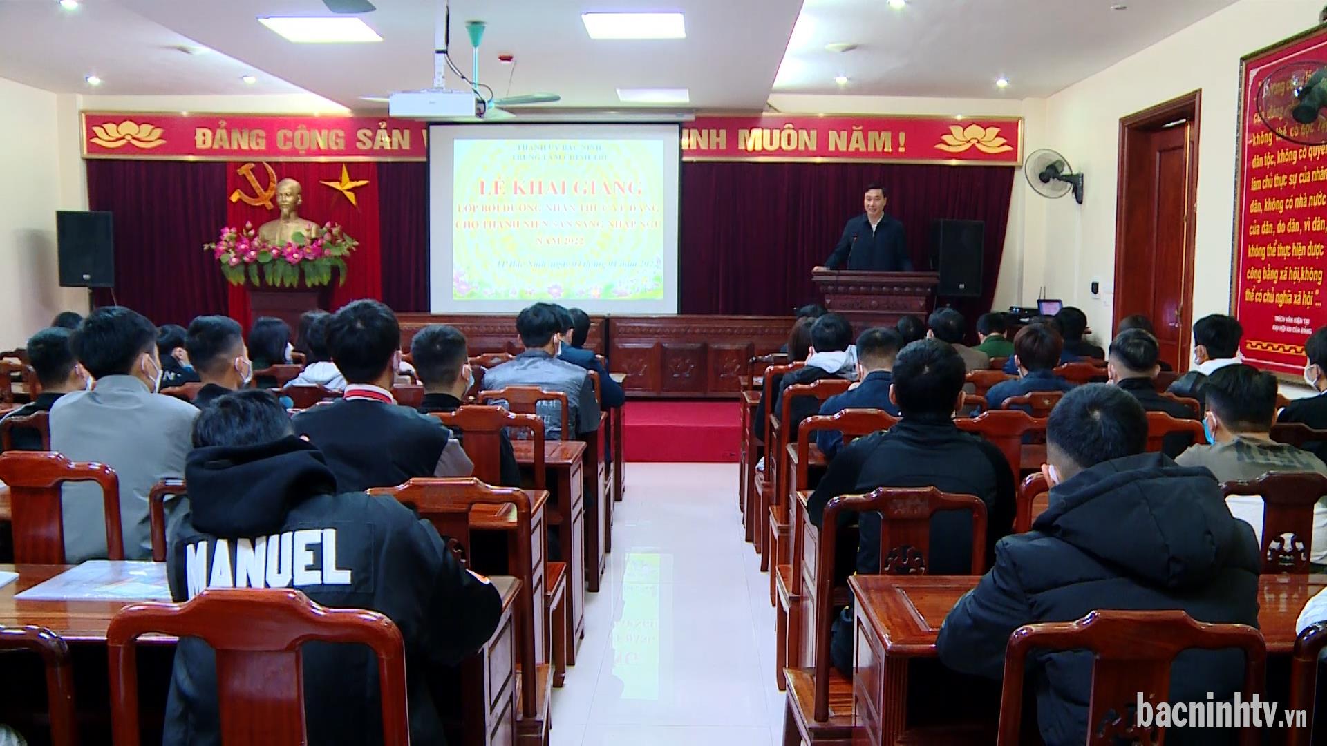 Thành phố Bắc Ninh bồi dưỡng nhận thức về Đảng cho đoàn viên, thanh niên ưu tú sẵn sàng nhập ngũ năm 2022    