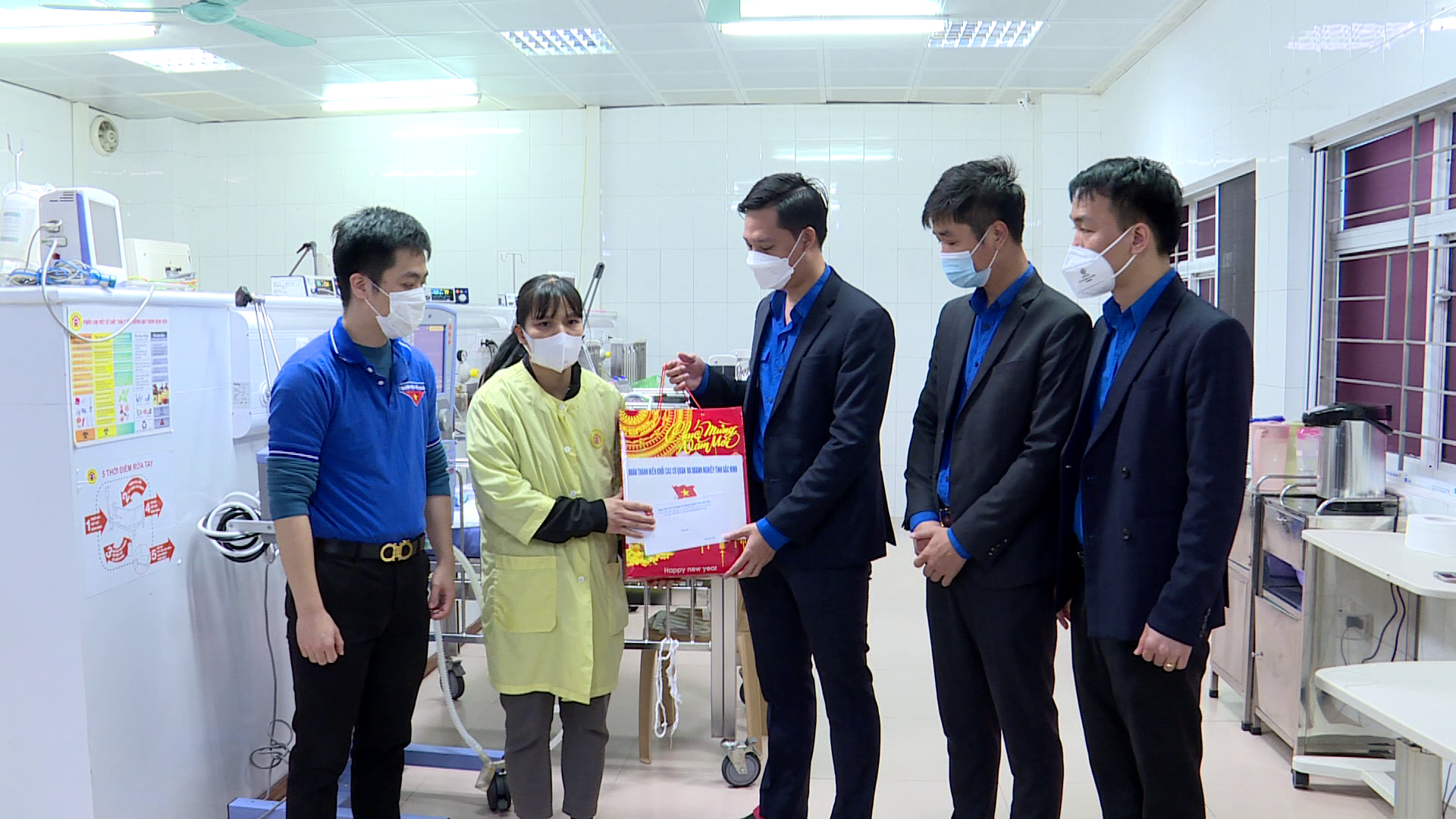 Ấm áp chương trình “Xuân yêu thương – Tết sum vầy”