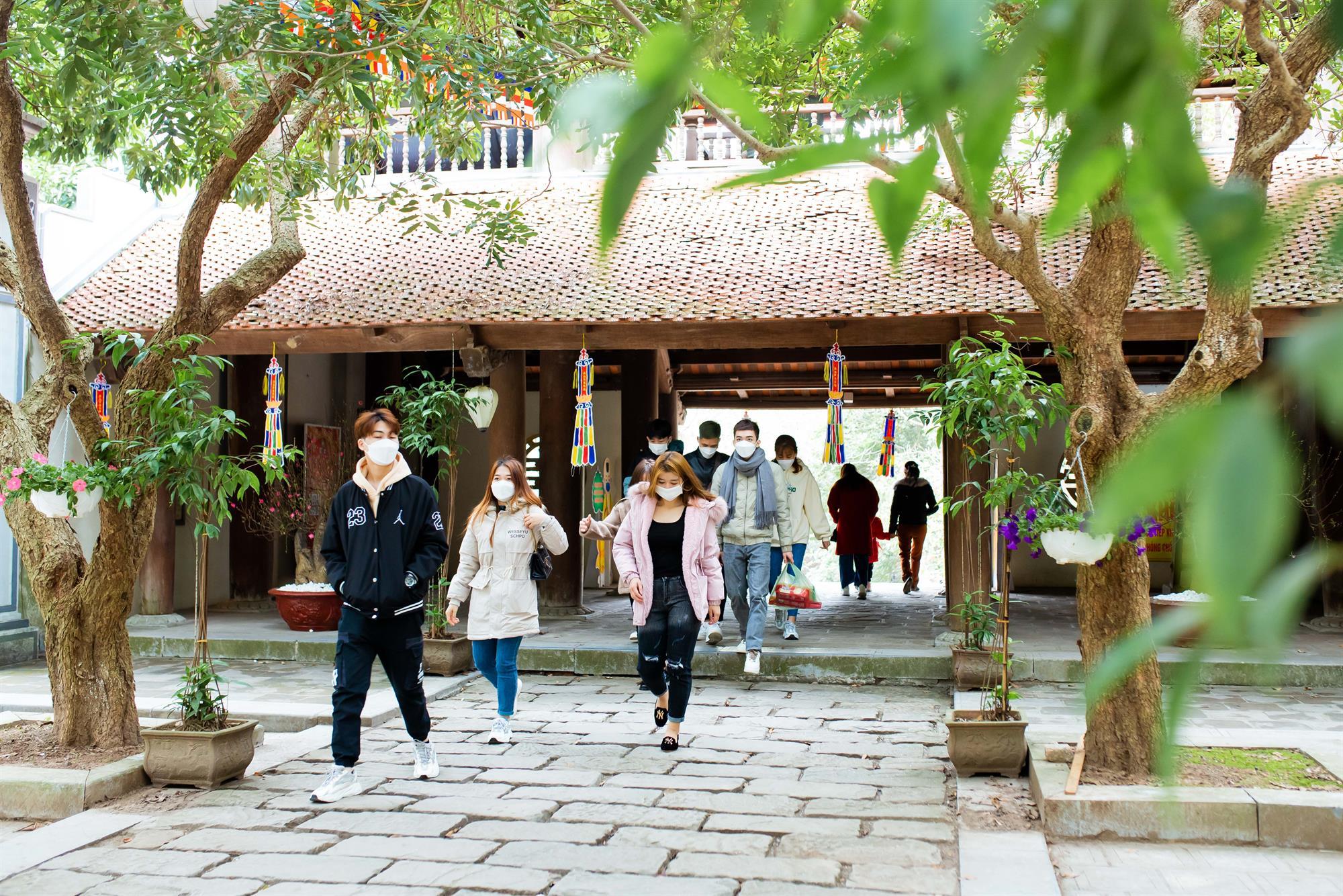 Nét đẹp văn hóa lễ chùa đầu năm của người Việt