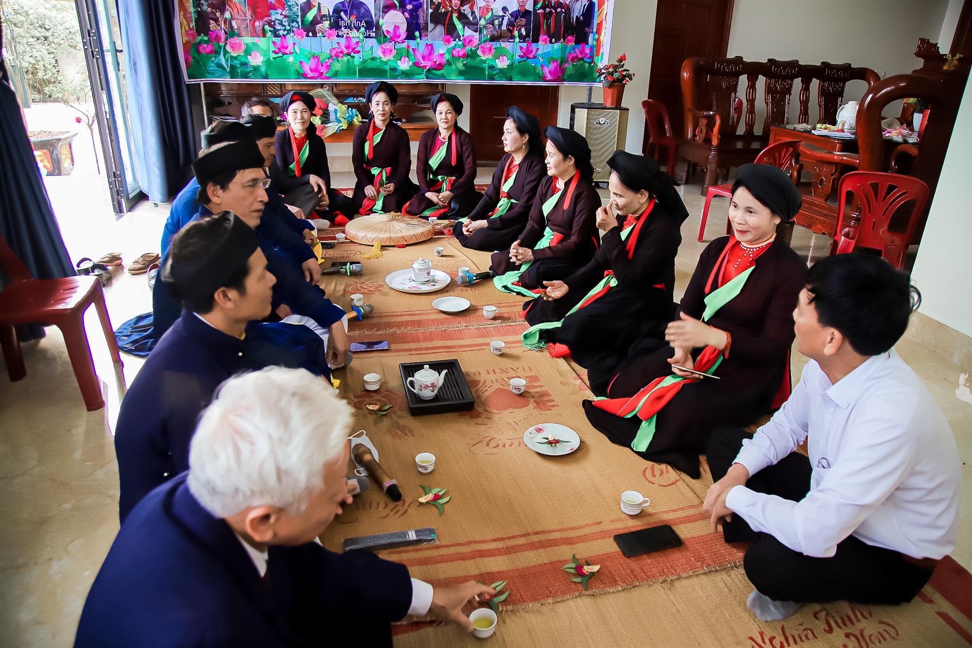 GÌN GIỮ, PHÁT HUY GIÁ TRỊ VĂN HÓA QUAN HỌ