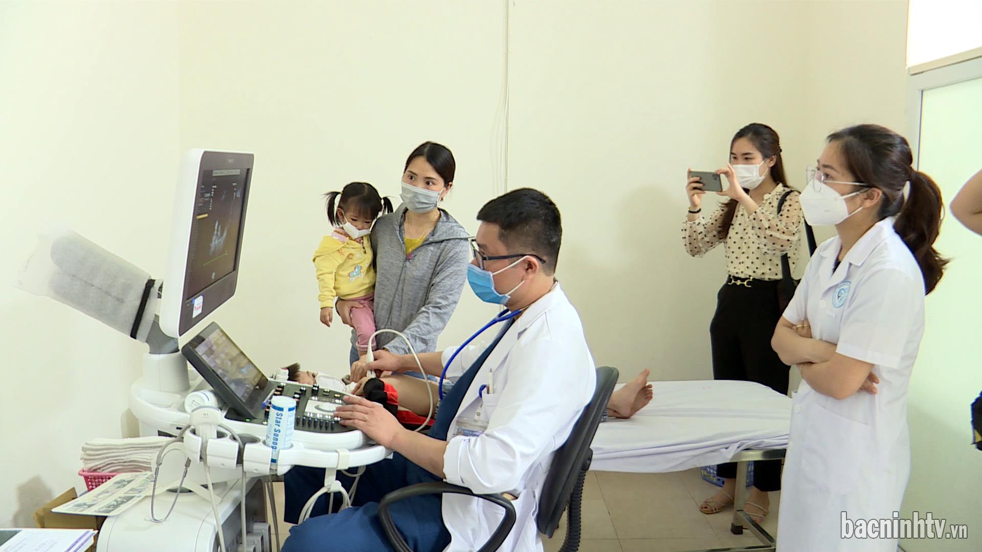 Khám tim miễn phí cho trẻ em có hoàn cảnh khó khăn