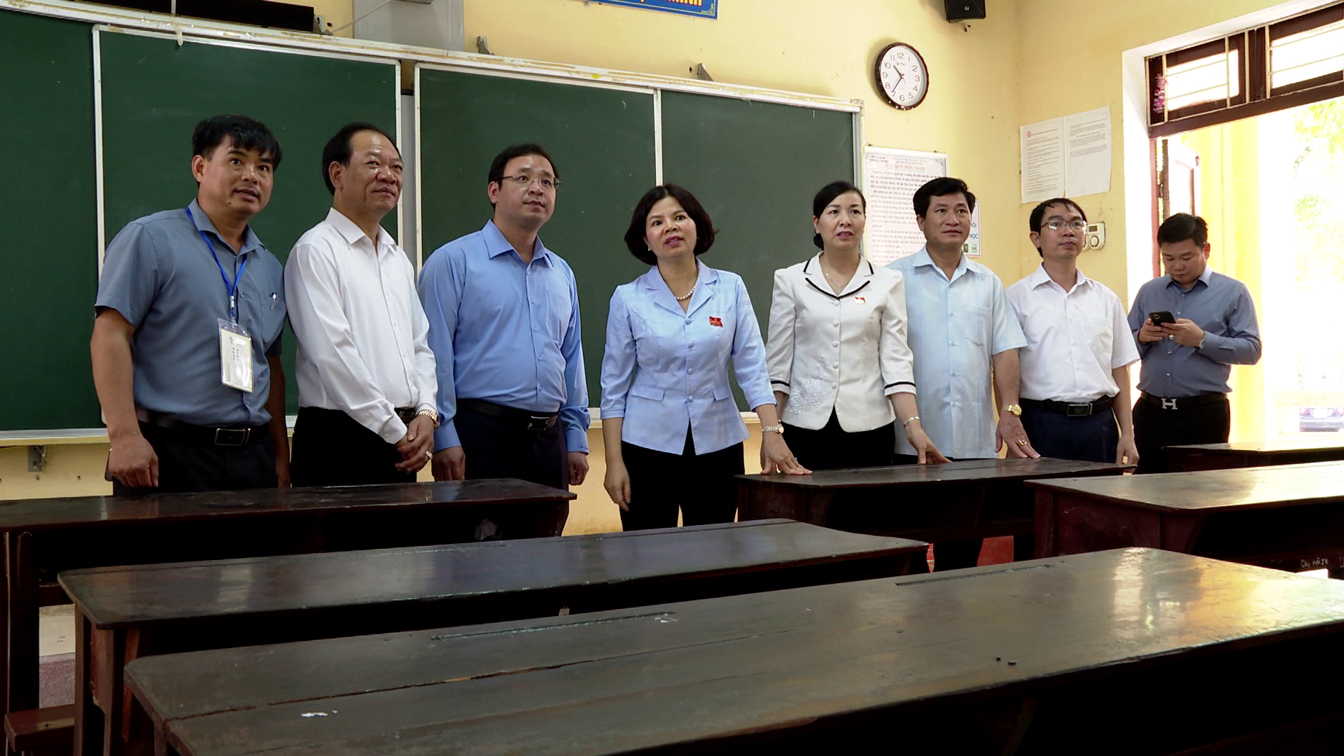 Chủ tịch UBND tỉnh Nguyễn Hương Giang kiểm tra công tác chuẩn bị kỳ thi tuyển sinh vào lớp 10 tại Trường THPT Lê Văn Thịnh