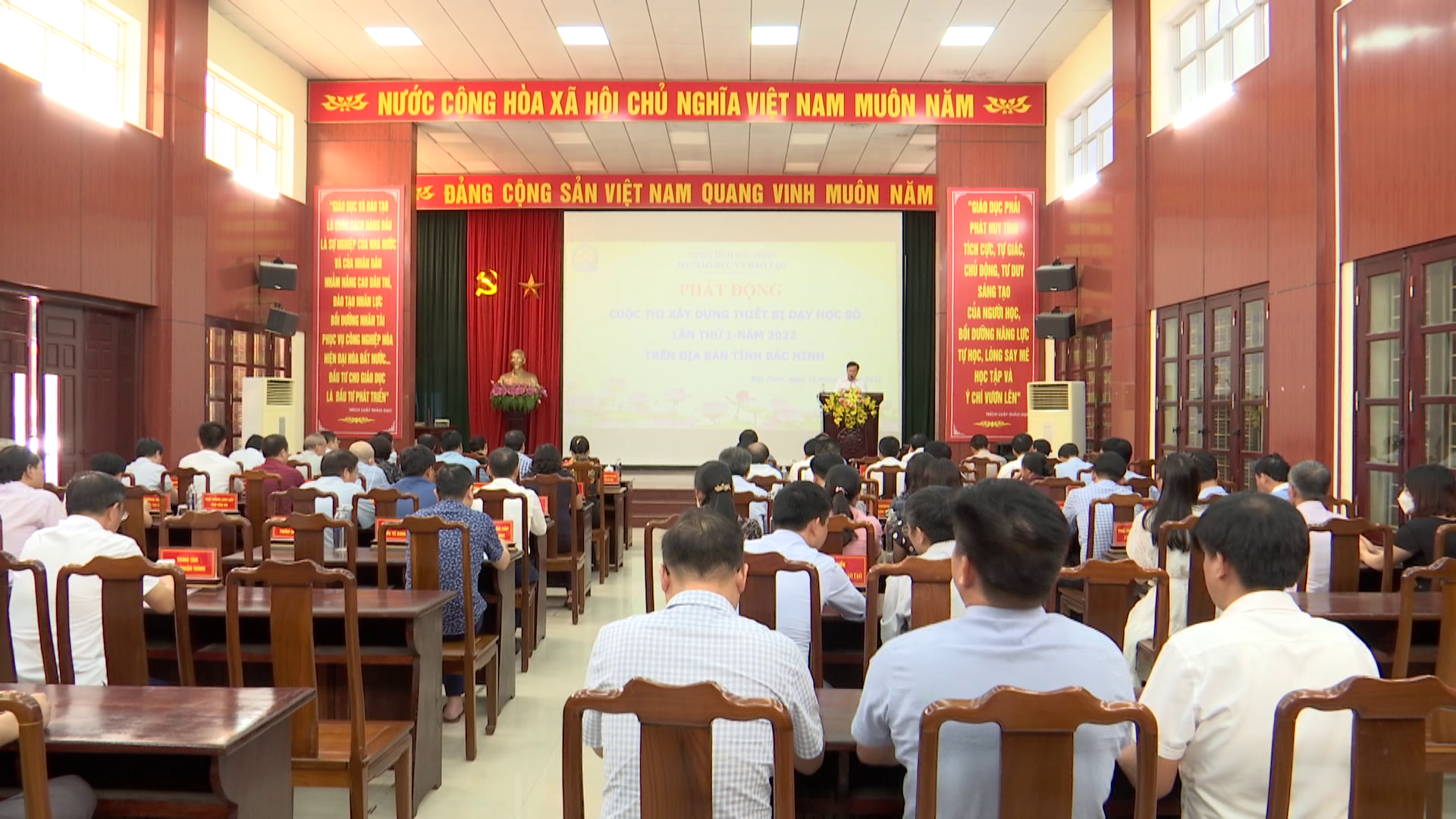 Phát động cuộc thi xây dựng thiết bị dạy học số