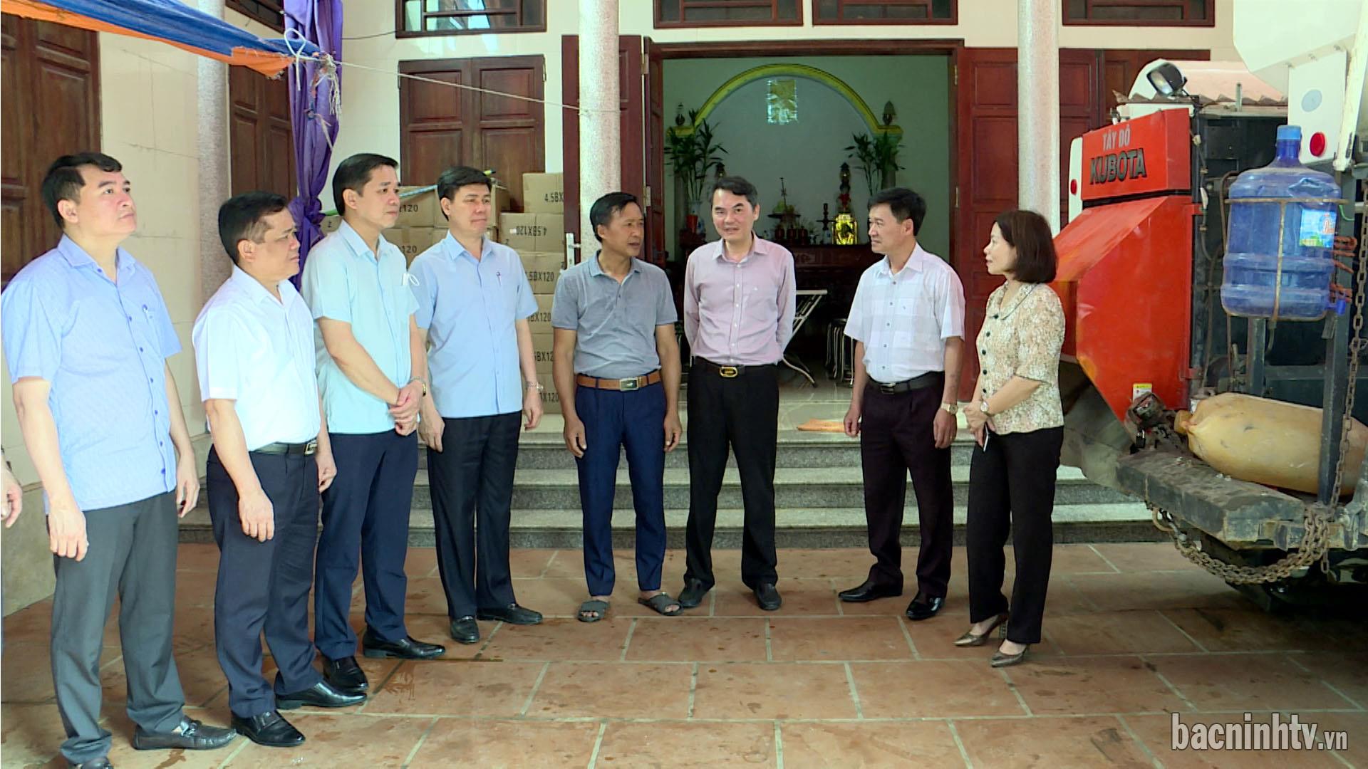 Tăng cường giám sát, phòng chống dịch bệnh truyền nhiễm và tiêm vắc xin COVID - 19