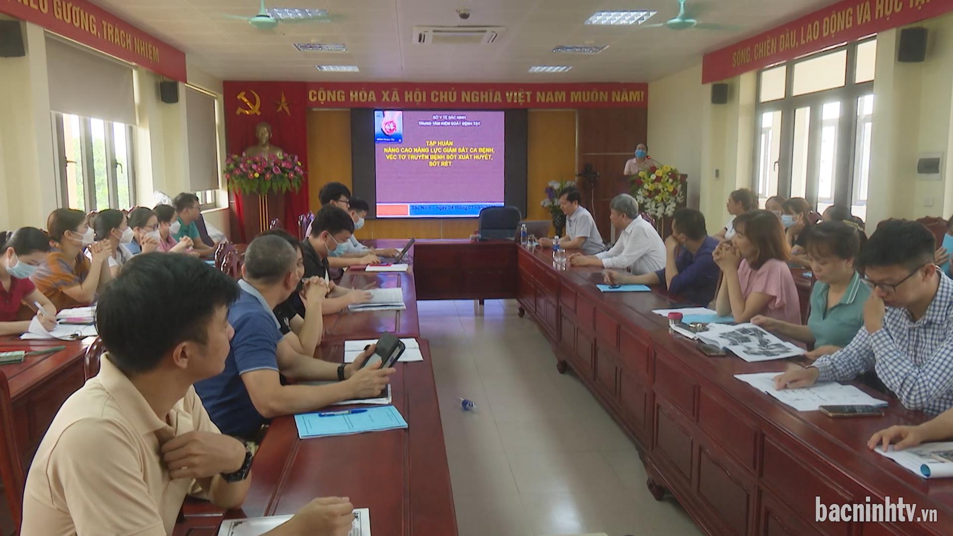 Nâng cao năng lực giám sát ca bệnh vec tơ truyền bệnh sốt xuất huyết, sốt rét