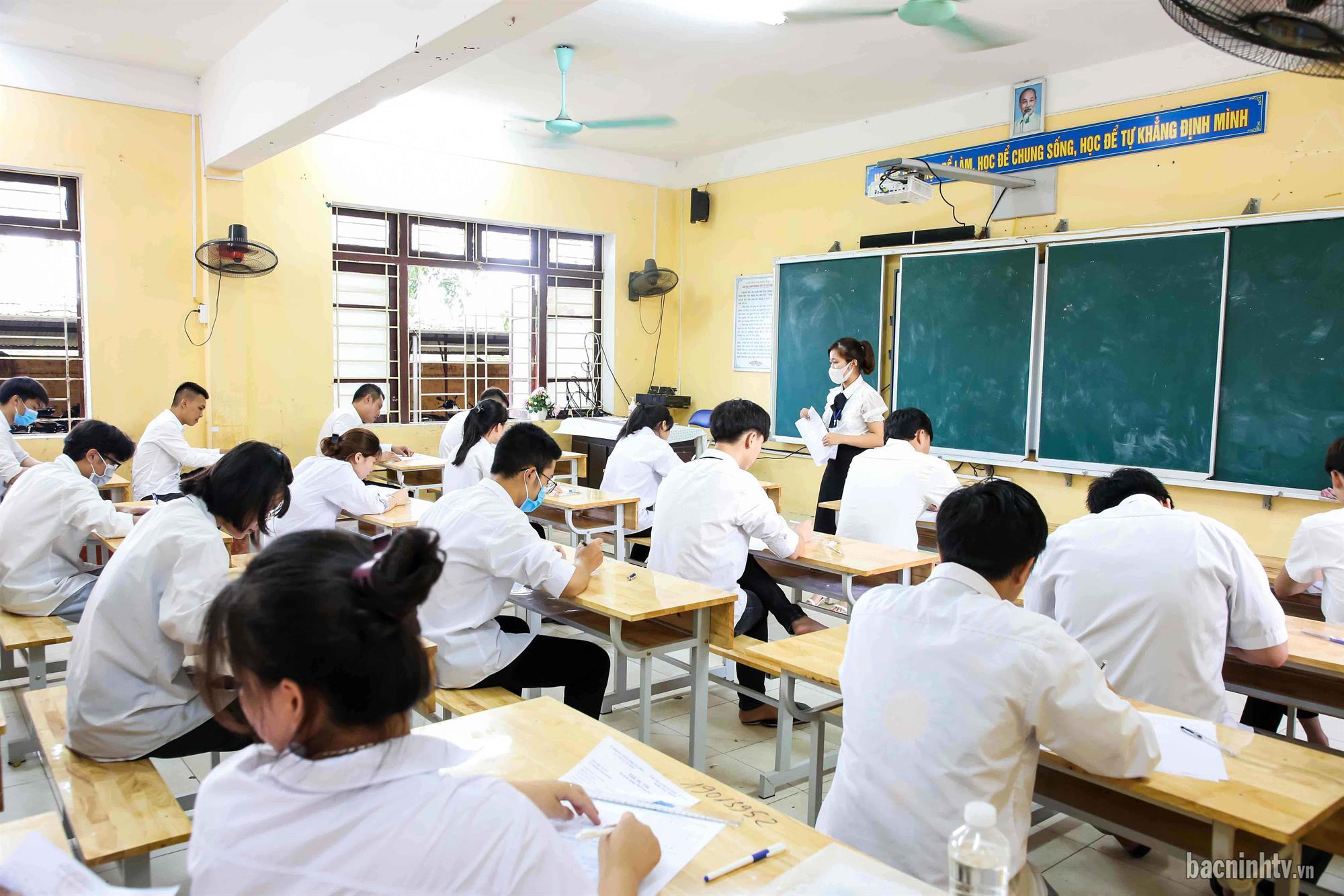 Ngày đầu tiên thi THPT quốc gia 2022