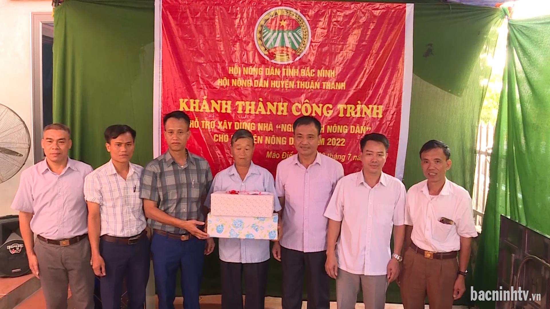 Trao tặng nhà “Nghĩa tình nông dân”