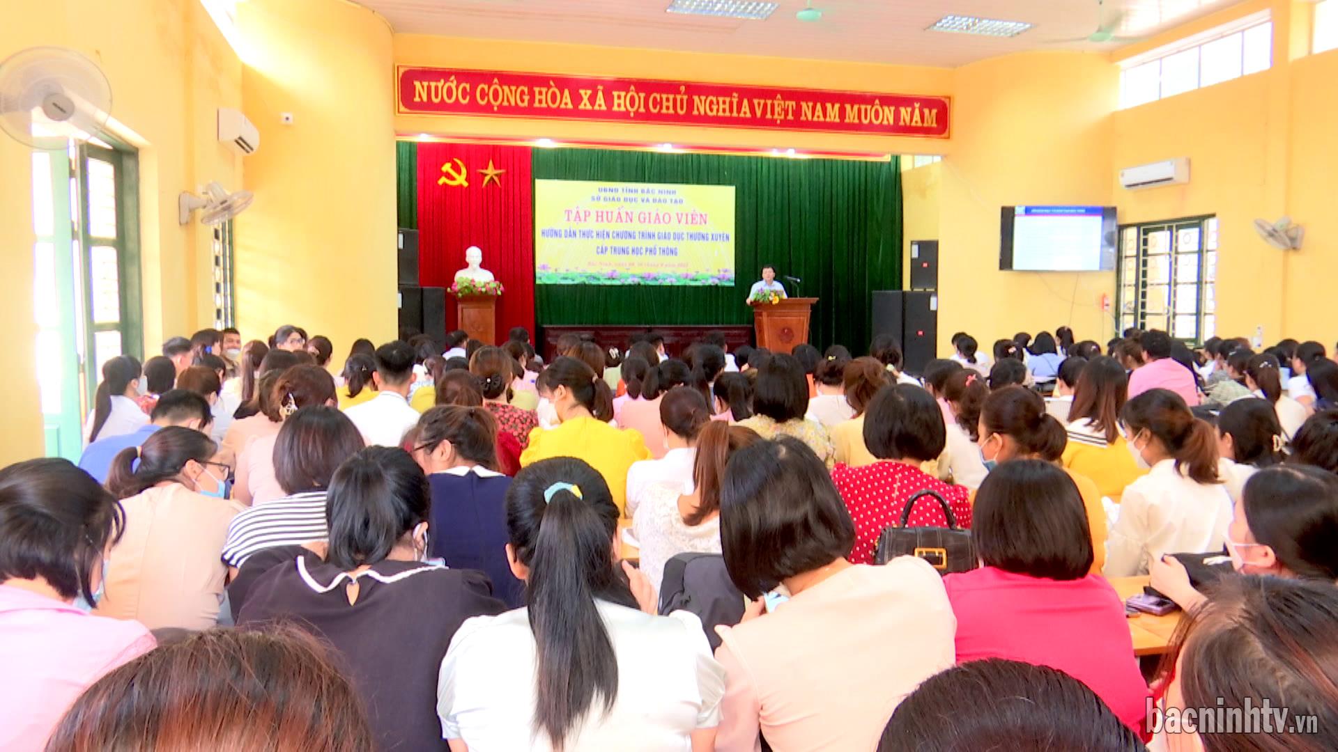 Tập huấn Chương trình giáo dục thường xuyên THPT năm học 2022-2023