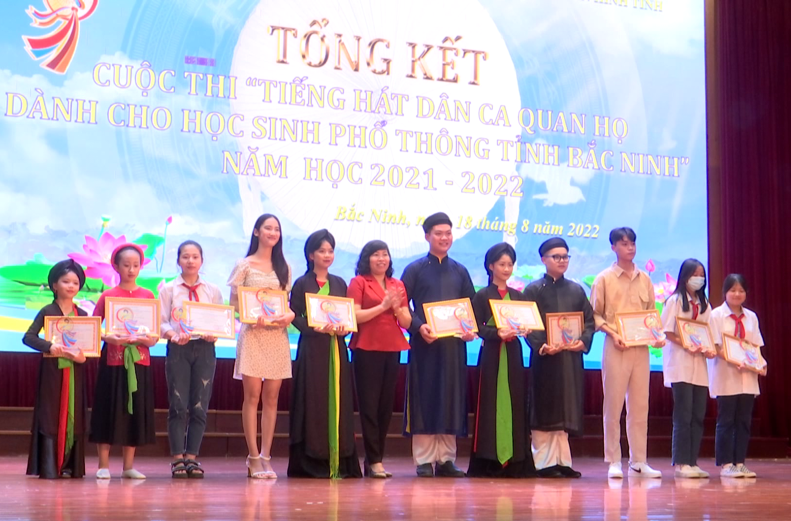 Trao giải Cuộc thi “Tiếng hát dân ca Quan họ dành cho học sinh phổ thông năm học 2021-2022”