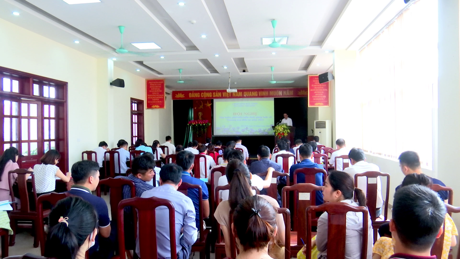 Tập huấn kiến thức về thương mại điện tử