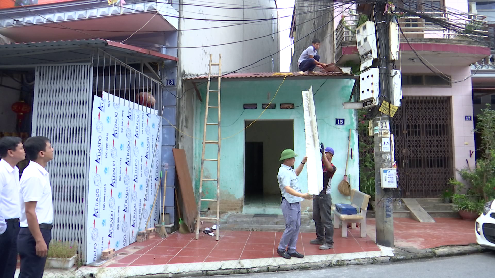 Công đoàn Ủy ban MTTQ Bắc Ninh giúp ngày công xây nhà Đại đoàn kết