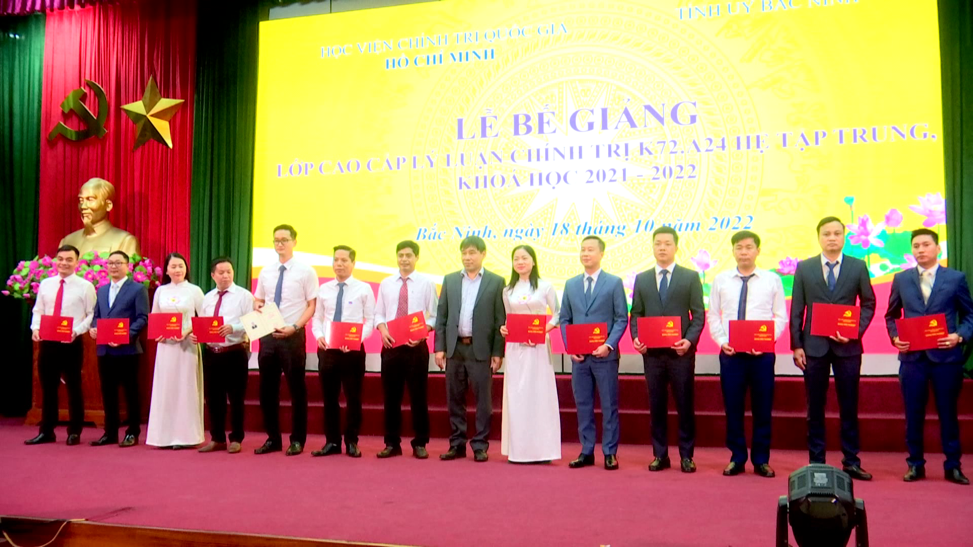 Bế giảng lớp cao cấp lý luận chính trị K72.A24 hệ tập trung khóa 2021-2022