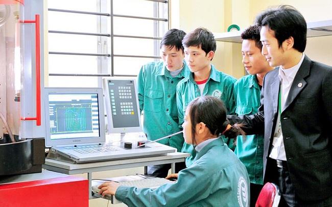 Ứng dụng CNTT tổ chức học tập suốt đời cho công nhân lao động
