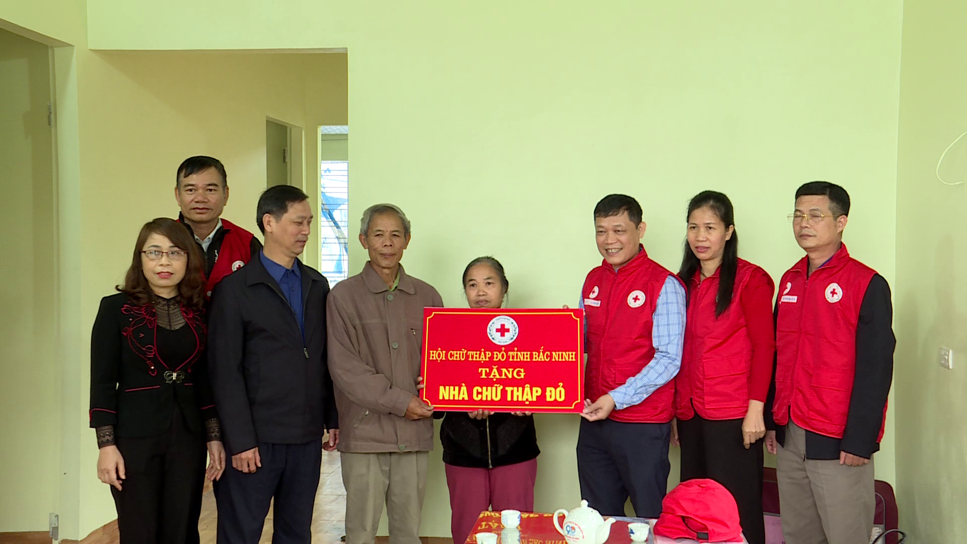 Bàn giao nhà nhân đạo Chữ thập đỏ cho hộ nghèo tại xã Giang Sơn, Gia Bình