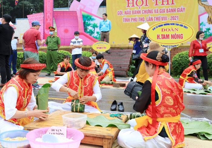 Phát huy hệ giá trị dân tộc, dân chủ, nhân văn, khoa học của nền văn hóa Việt Nam          