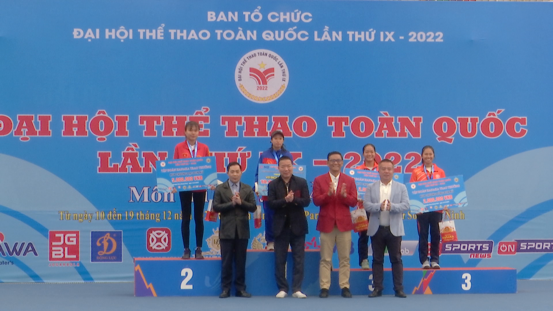 Chung kết và trao Huy chương nội dung đơn nam, đơn nữ môn Quần vợt