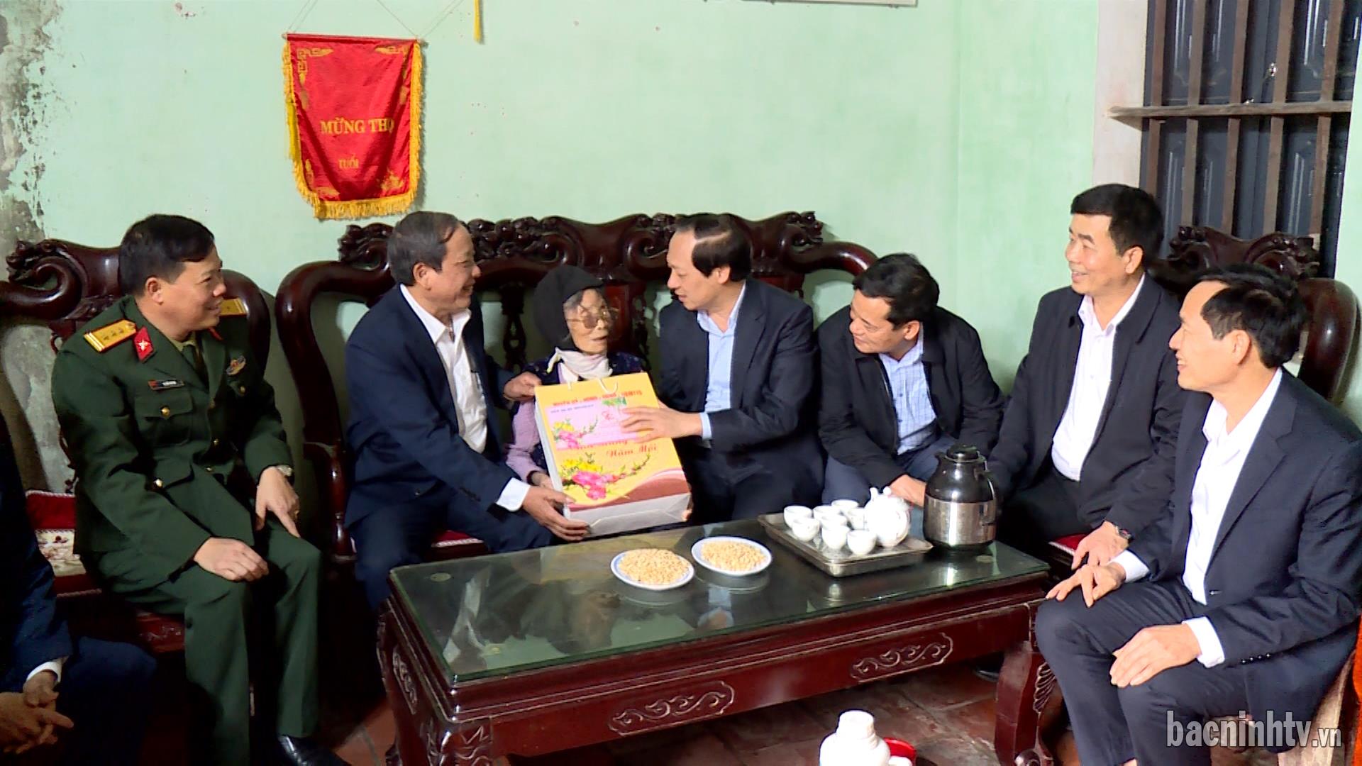 Quế Võ thăm, tặng quà Tết Nguyên đán Qúy Mão 2023 