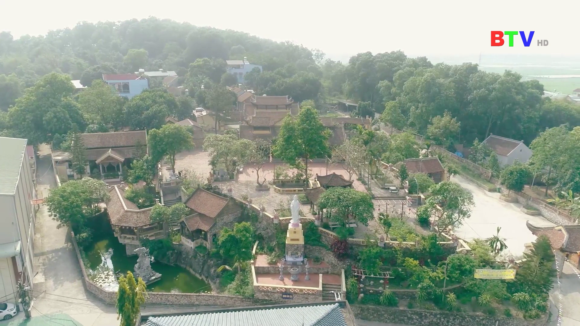 Vẻ đẹp làng cổ Hiên Vân