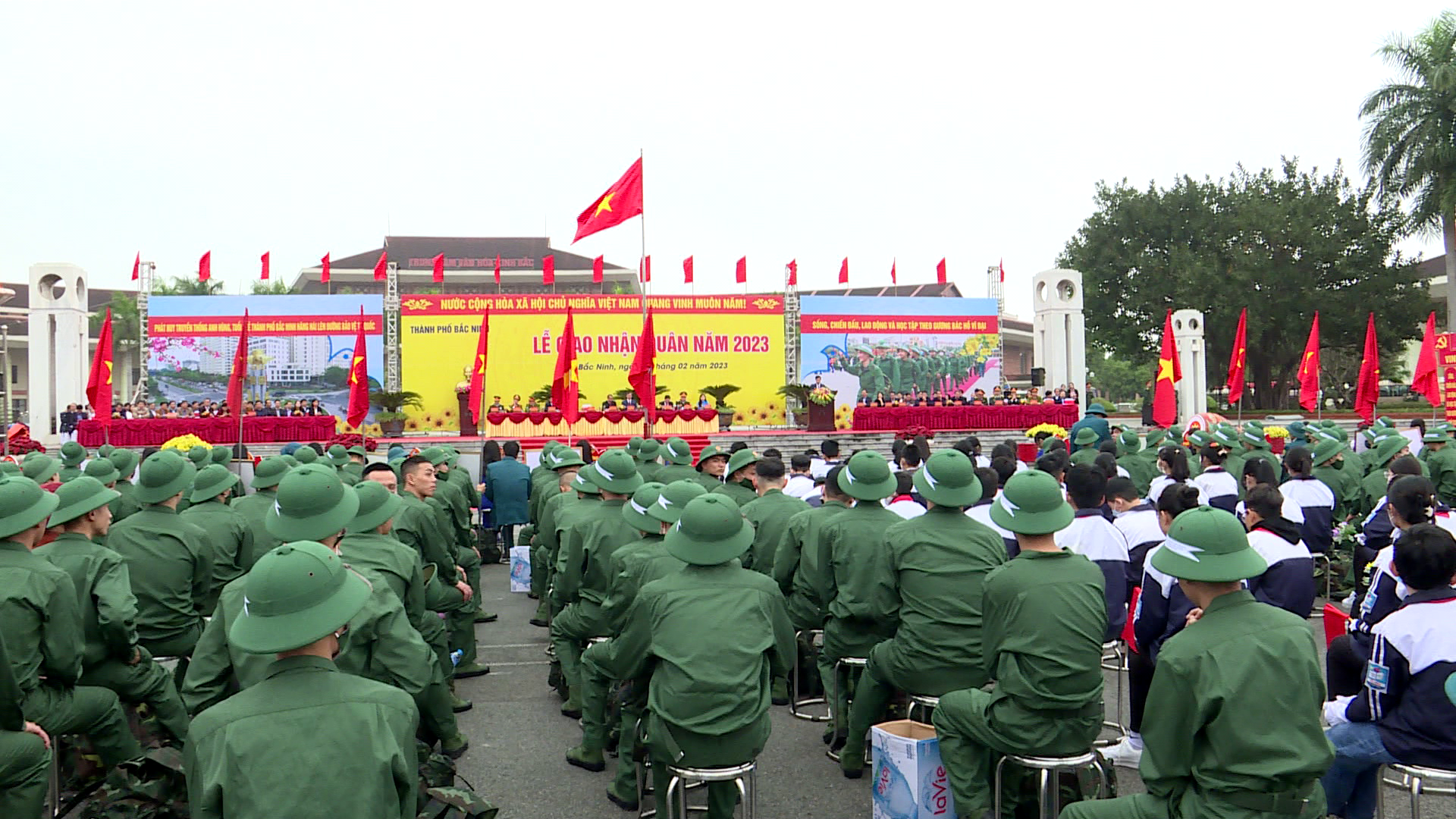 Các địa phương đồng loạt tổ chức lễ giao nhận quân năm 2023
