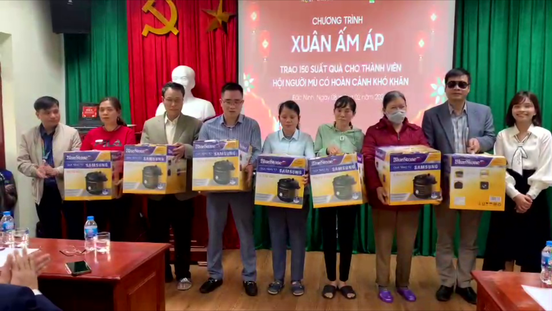 Trao 150 suất quà cho hội viên Hội Người mù tỉnh