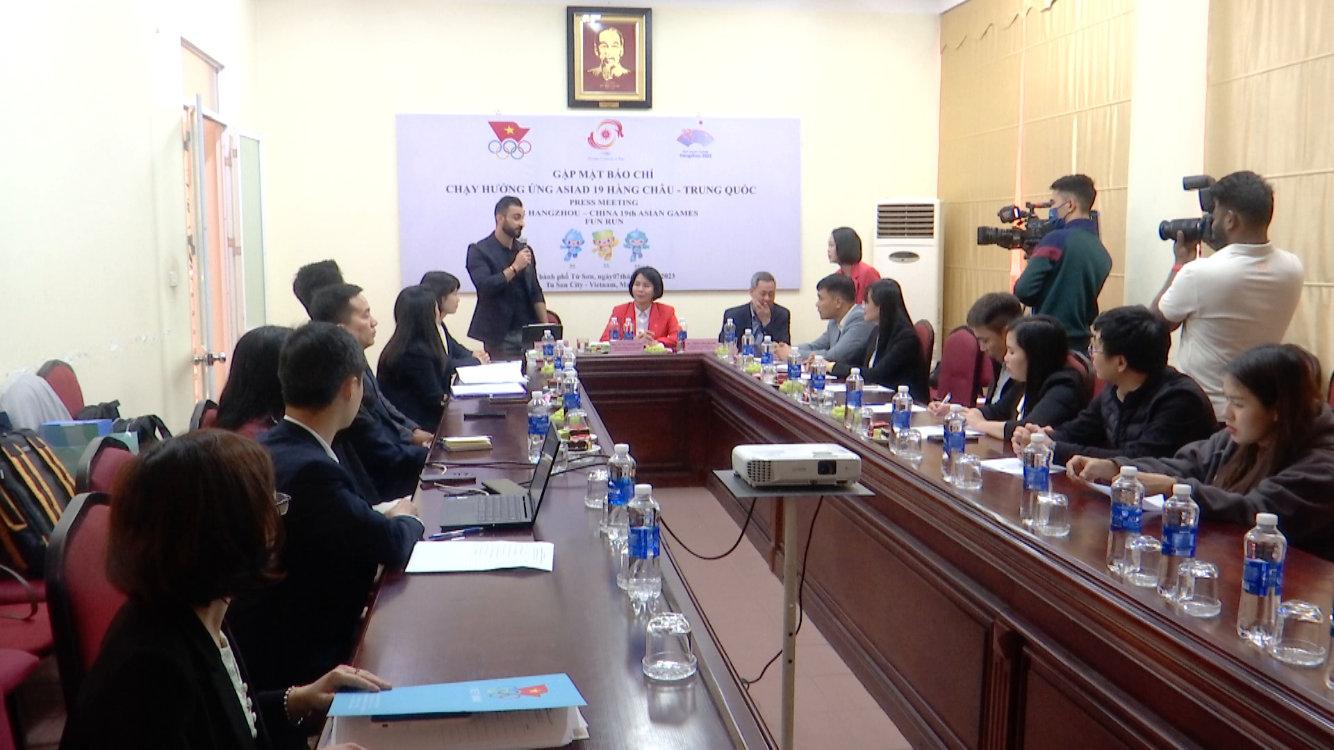 Họp báo chương trình chạy hưởng ứng ASIAD 19