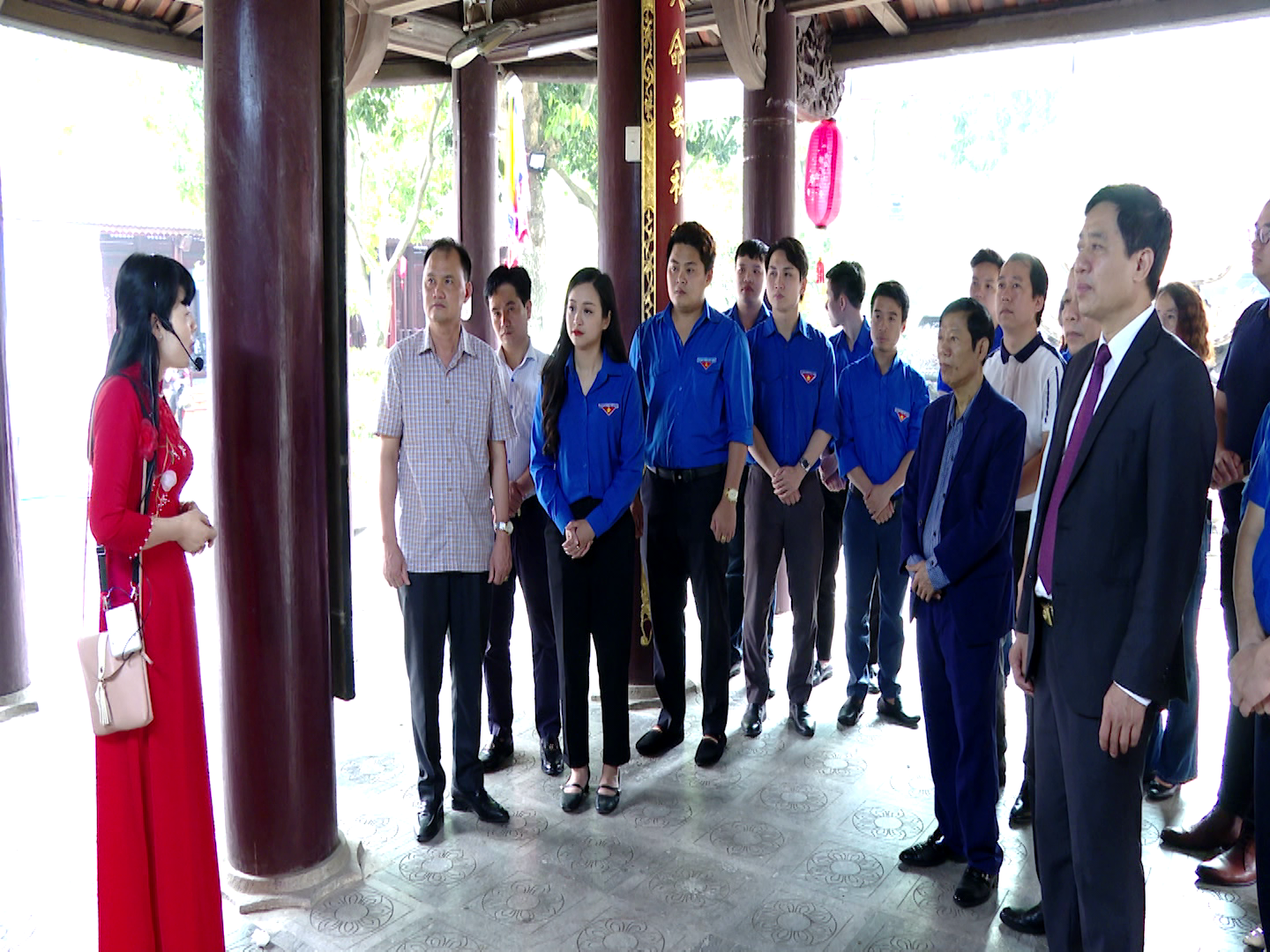 Chi đoàn Đài PT&TH Bắc Ninh về nguồn tại TP. Từ Sơn