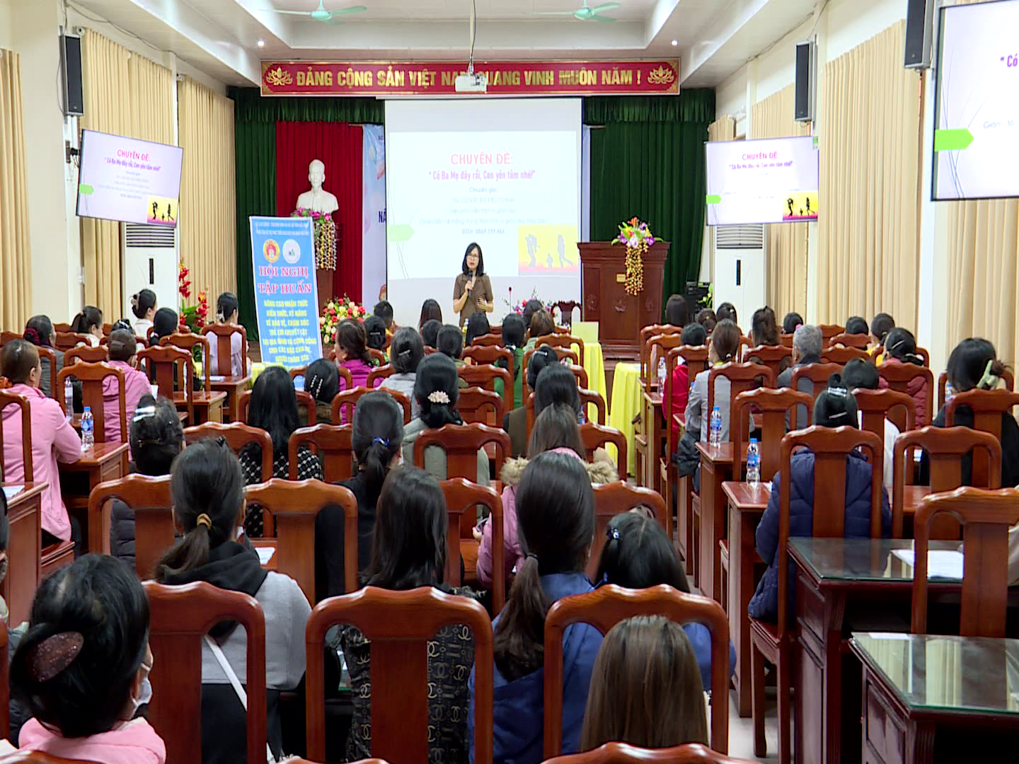 Tập huấn phụ huynh chăm sóc trẻ tự kỷ