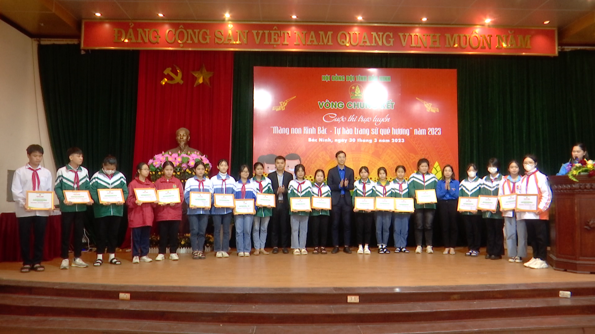 Trao giải cuộc thi "Măng non Kinh Bắc - Tự hào trang sử quê hương"