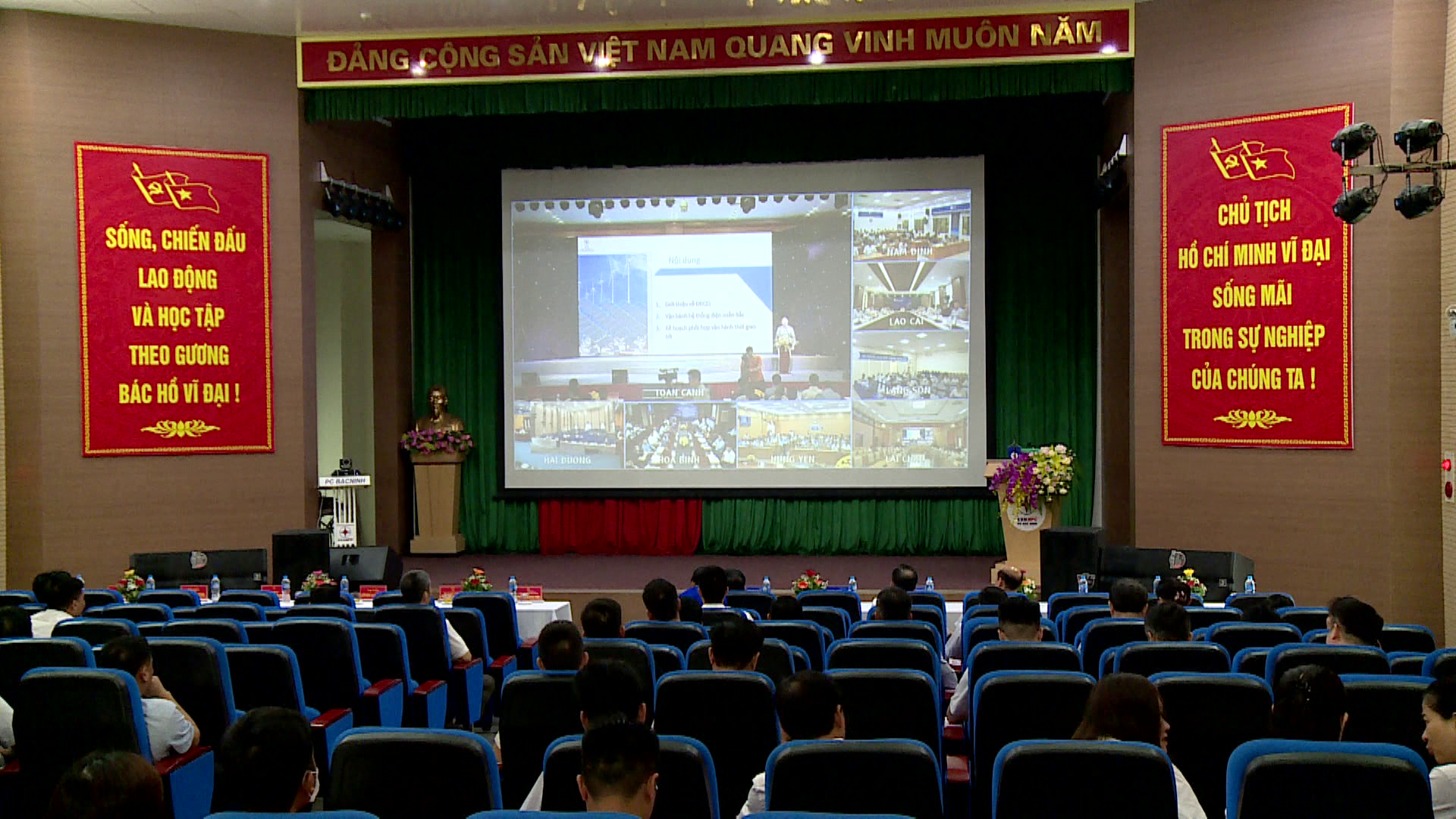 Hội nghị khách hàng sử dụng điện tiết kiệm và hiệu quả