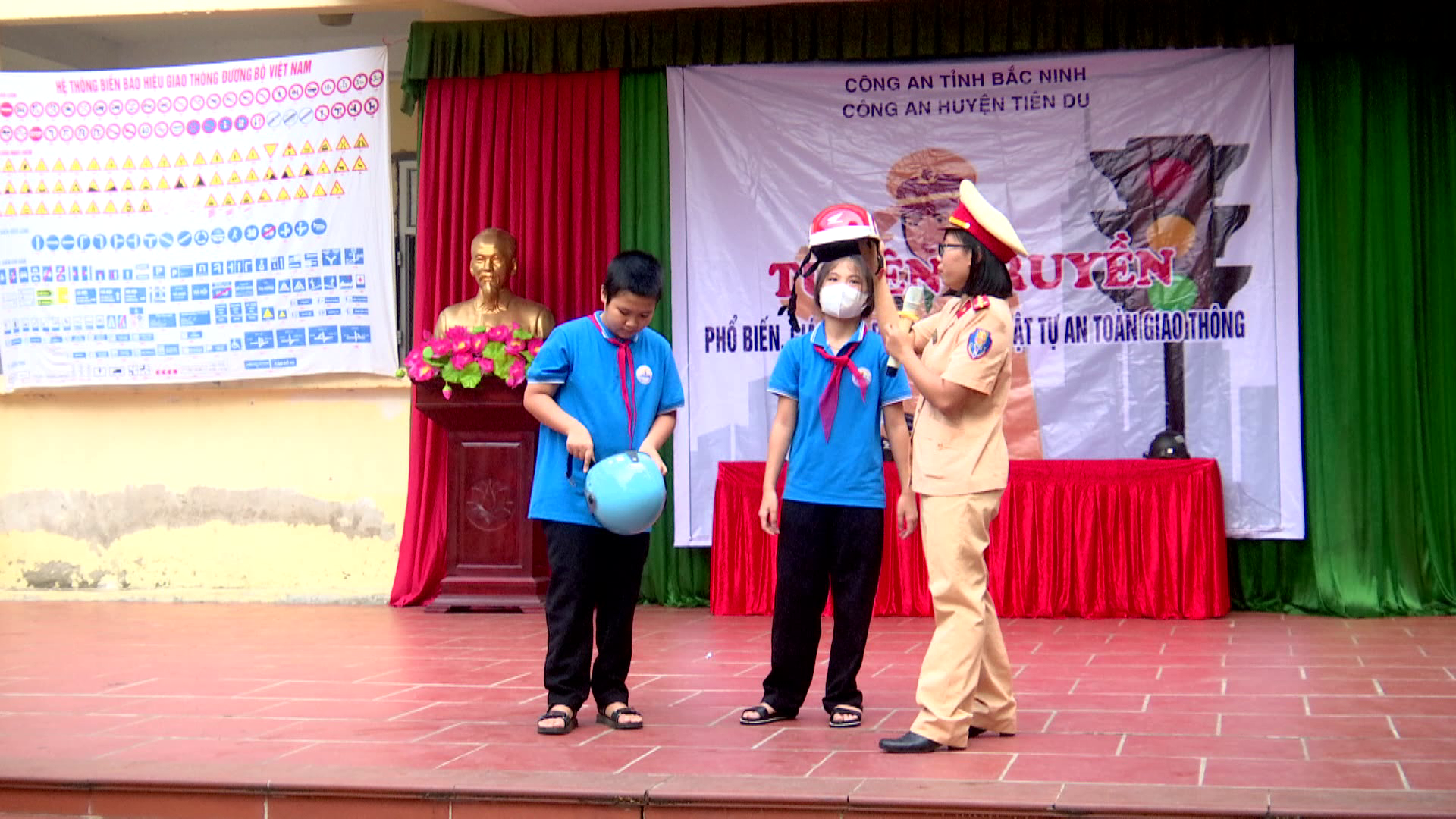 100% Nhà trường, giáo viên, học sinh và phụ huynh ký cam kết đảm bảo an toàn giao thông