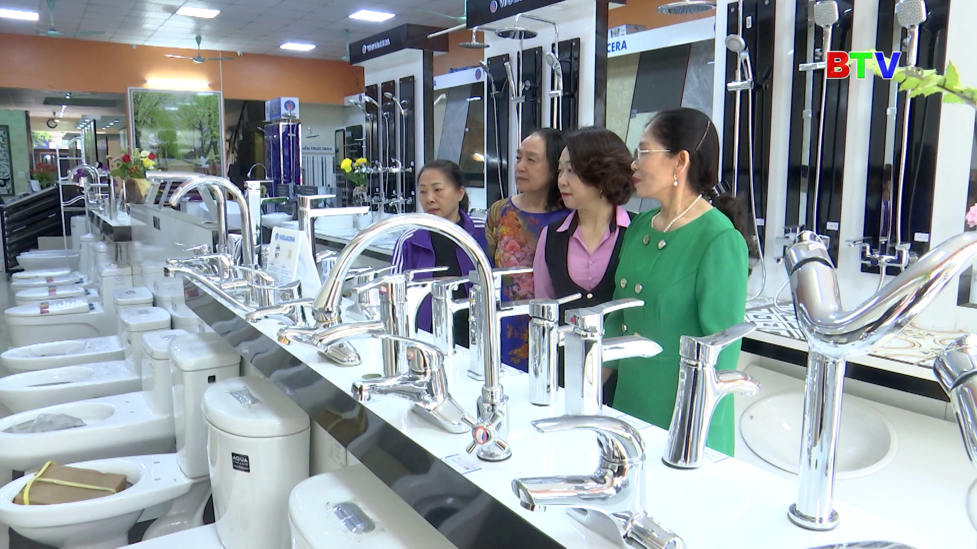 Gặp gỡ những cán bộ tận tụy làm theo gương Bác