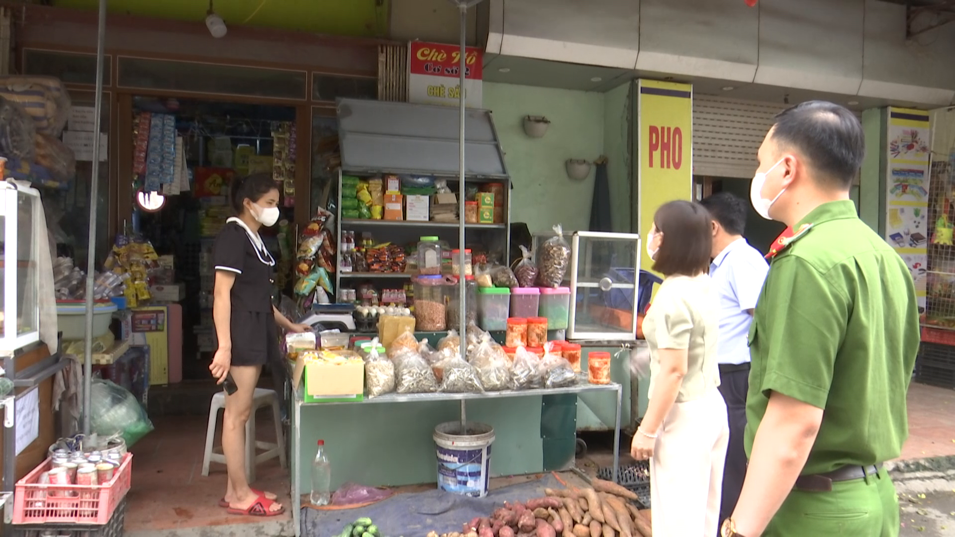 Đoàn kiểm tra liên ngành tỉnh kiểm tra ATTP tại huyện Tiên Du