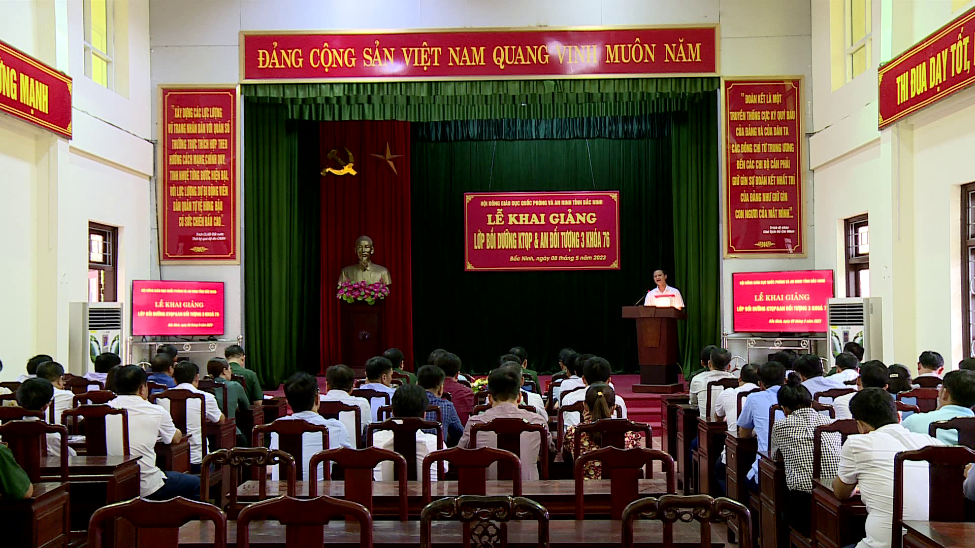 Khai giảng lớp bồi dưỡng kiến thức QP&AN đối tượng 3           
