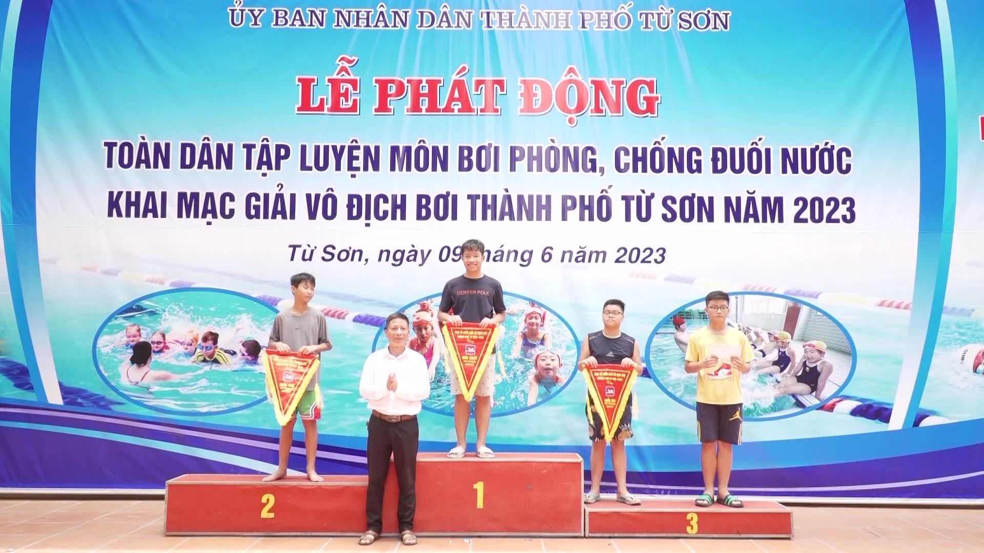 TP.Từ Sơn phát động tập luyện bơi, phòng chống đuối nước            