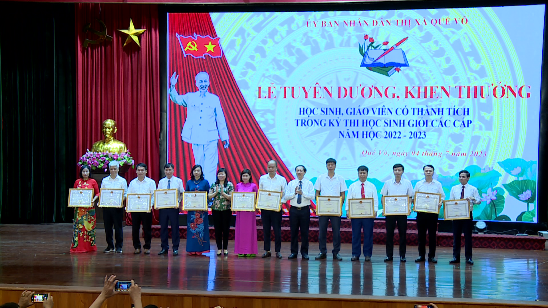 Quế Võ tuyên dương giáo viên và học sinh xuất sắc