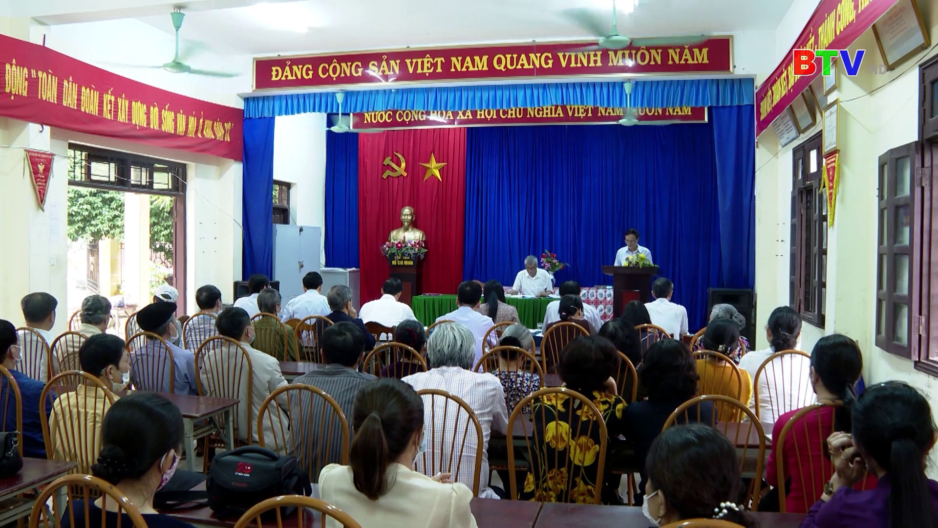 Bí thư chi bộ tiêu biểu trong học tập và làm theo Bác