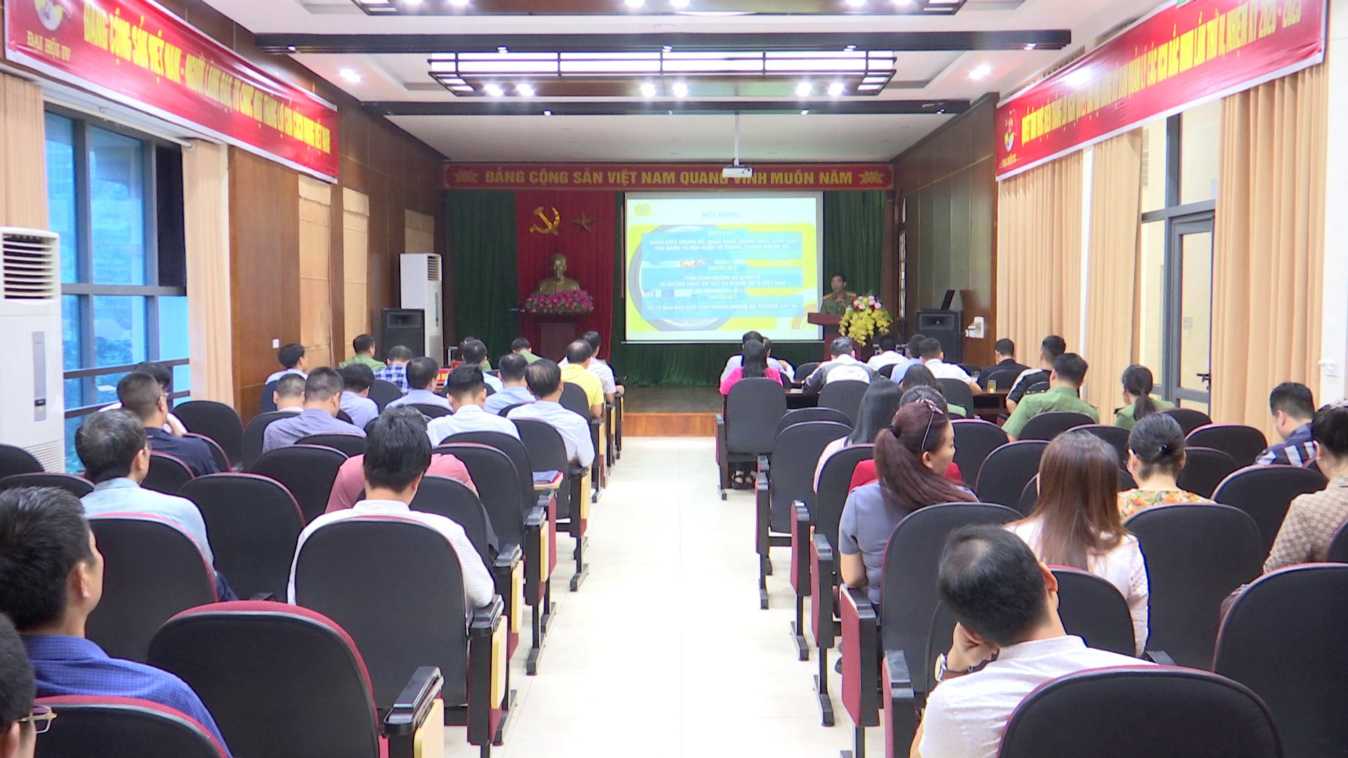 Ban quản lý các KCN tập huấn phòng, chống khủng bố