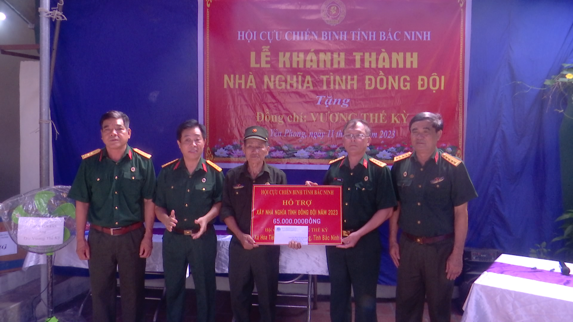 Khánh thành và bàn giao nhà Nghĩa tình đồng đội