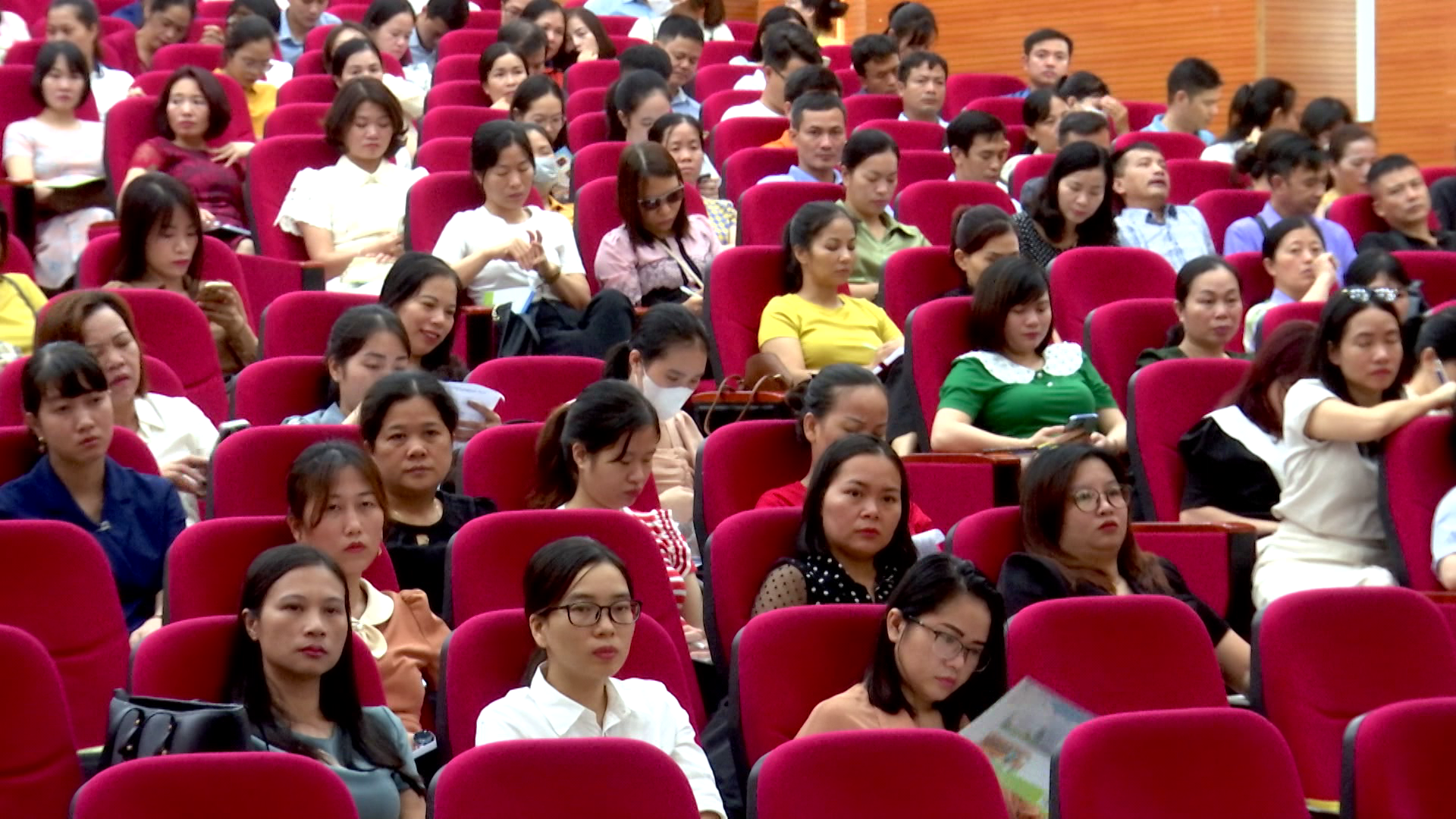 Tập huấn cán bộ, giáo viên tuyên truyền, giảng dạy ATGT trường học